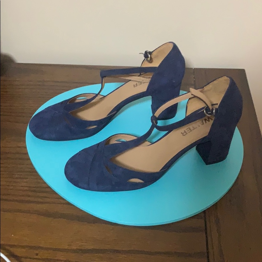 Walter Milano blue suede leather heel